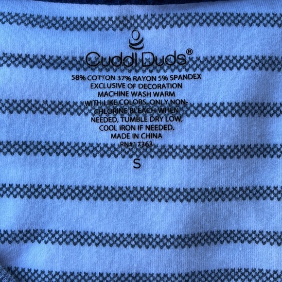 Cuddl Duds Winter Pajama Top, Size Small - Picture 4 of 15